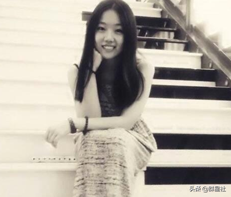 還記得《還珠》裡的“小鴿子”嗎？6歲入行，13歲隱退，31歲出家