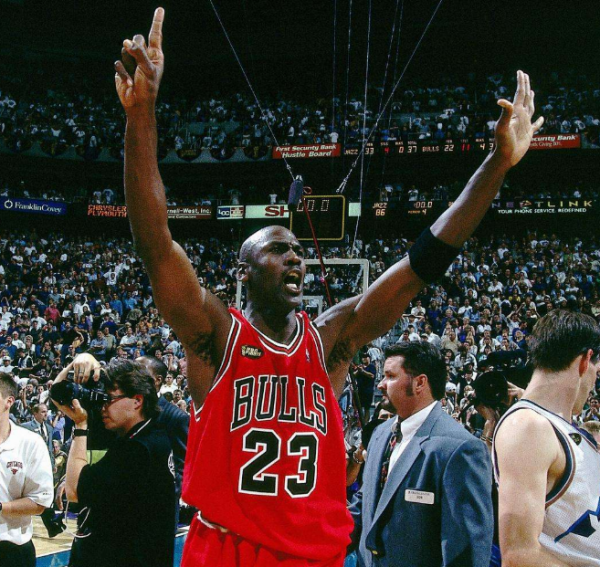 98賽季喬丹除了得分佔優，其他資料都不如馬龍，為何MVP給喬丹？