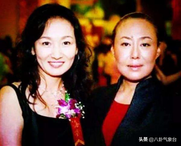 哈斯高娃：不滿騰格爾“嗜酒如命”離婚，單身26年不婚不育