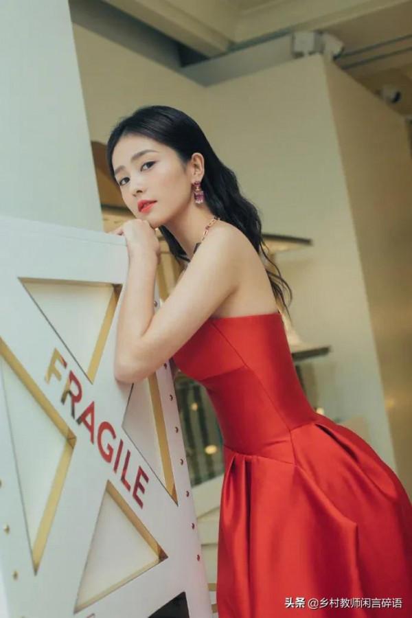 被稱為“男神收割機”的美人白鹿 被稱為“男神收割機”的美人白鹿