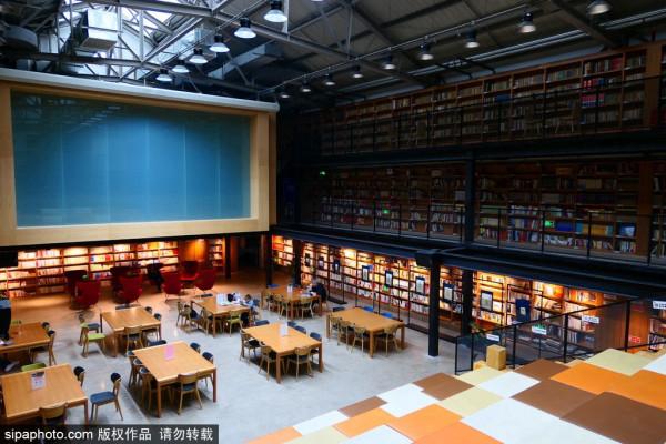 京城簡約風書店，乾淨明亮簡簡單單的閱讀之所