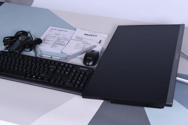 居然如此簡約 同方精銳Z1-557一體機開箱+拆解