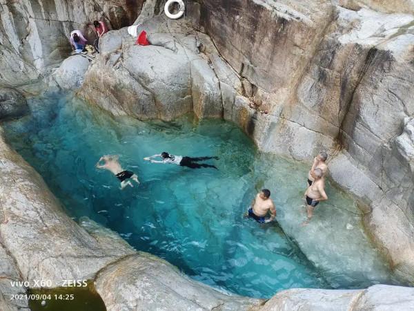 月是故鄉明,人是家鄉美 月是故鄉明,人是家鄉美