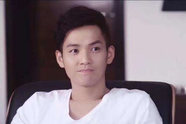 香港明星來內地發展:50歲的賣情懷,40歲的拼保養,30歲的混不開 香港明星來內地發展:50歲的賣情懷,40歲的拼保養,30歲的混不開