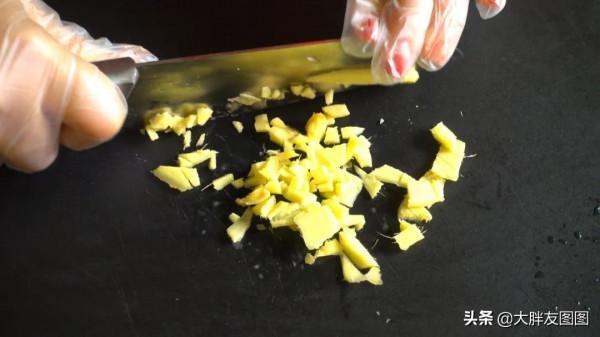 冬天最適合吃薑燉奶,一碗下肚全身都暖和了,滑溜溜,軟嫩嫩 冬天最適合吃薑燉奶,一碗下肚全身都暖和了,滑溜溜,軟嫩嫩