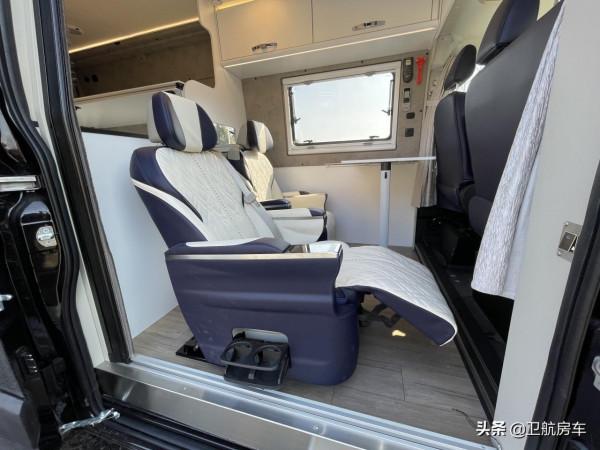 全新超酷亮黑武士帶獨立航空座椅