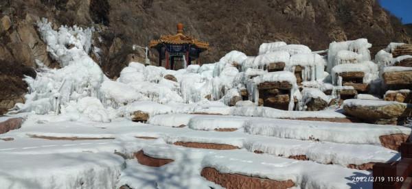 緊緊抓住冬天的尾巴 到嶺角(靈溪)來看冰瀑