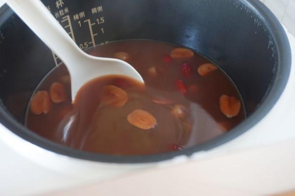 秋季滋補多吃阿膠,加入紅豆一起熬煮,清甜又營養,女人要常喝 秋季滋補多吃阿膠,加入紅豆一起熬煮,清甜又營養,女人要常喝