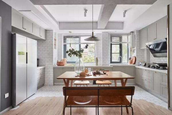 70後阿姨的堅持餐廚一體化，打造氛圍感廚房，如今越住越幸福