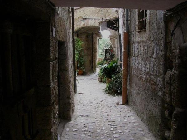 能聽到女巫唱歌的古鎮?地上地下兩種風貌的卡爾卡塔Calcata鎮 能聽到女巫唱歌的古鎮?地上地下兩種風貌的卡爾卡塔Calcata鎮