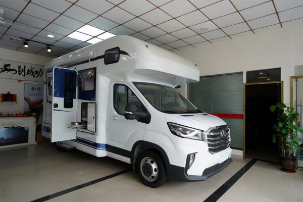 支援個性化定製，室內空間高，價效比高，愛旅途V90C型房車