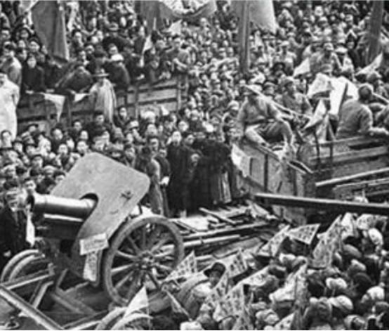 八千虎賁軍血戰三萬鬼子，師長卻被蔣介石逮捕，原因：戰場抗命