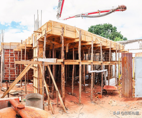 自建房,板筋是用“單層”好還是“雙層”好?別浪費錢了還裝不好 自建房,板筋是用“單層”好還是“雙層”好?別浪費錢了還裝不好