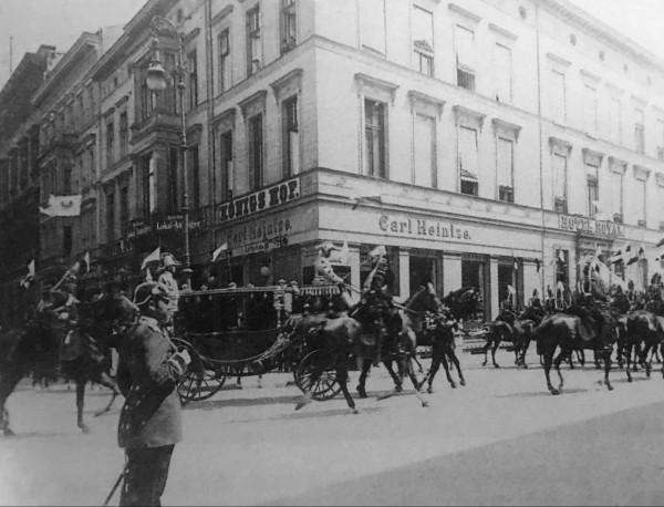 在美國當皇帝，是怎樣的體驗？