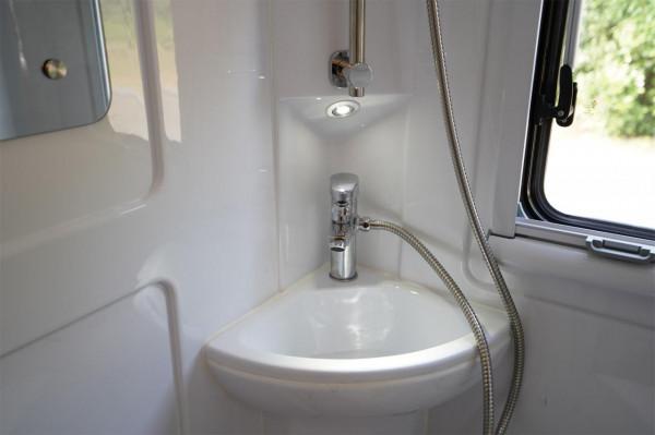 雙層地板的房車？國產房車大升級！羅曼特斯C100橫床版房車