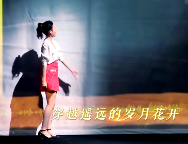 元宵晚會最驚豔女星：萬茜金絲絨，金晨粉嫩，林允穿著剪紙出來了