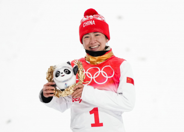 徐夢桃一騎絕塵創造歷史，四朝元老的故事，看後讓人熱血沸騰