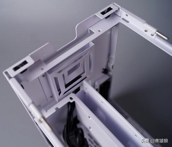 七彩虹 CVN B560I GAMING 搭 聯力 Q58 ITX 平臺 裝機展示 七彩虹 CVN B560I GAMING 搭 聯力 Q58 ITX 平臺 裝機展示