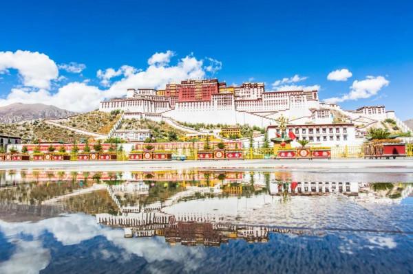 唐太宗嫁女兒,誰能抱的美人歸?且看中國“神畫”《步輦圖》 唐太宗嫁女兒,誰能抱的美人歸?且看中國“神畫”《步輦圖》