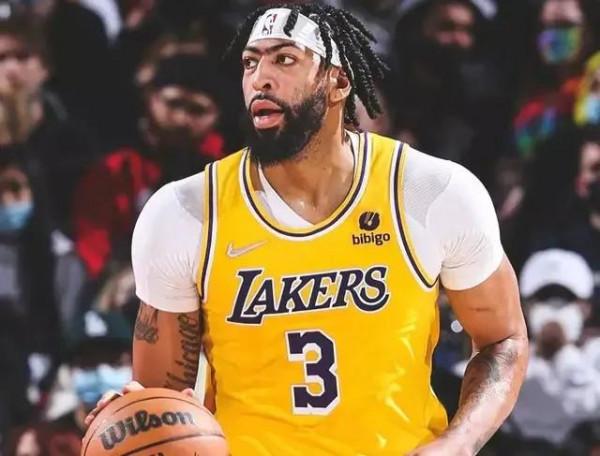 大帝炮轟西蒙斯軟，下個月手撕西帝。濃眉恐賽季報銷，詹皇或出走