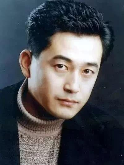 王志飛:父母聾啞從小被歧視,罵前妻兒子沒出息,現任女兒當成寶 王志飛:父母聾啞從小被歧視,罵前妻兒子沒出息,現任女兒當成寶