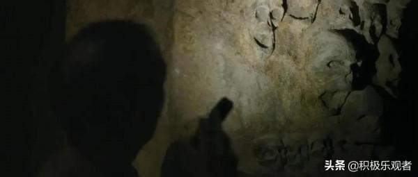 男子搬走了磚頭，沒想到是詭異的金字塔，裡面封印著死神阿努比斯