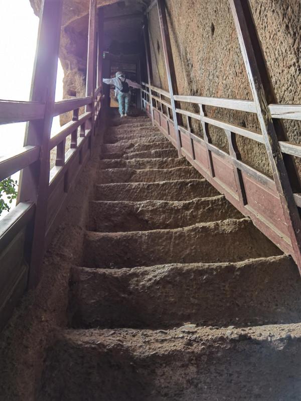 漢EV自駕甘肅,探訪中國四大石窟之一的麥積山石窟,震撼 漢EV自駕甘肅,探訪中國四大石窟之一的麥積山石窟,震撼