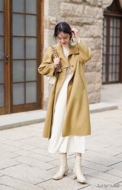 “小白靴”憑什麼這麼火？看到這些穿搭示範就明白了，顯高又減齡