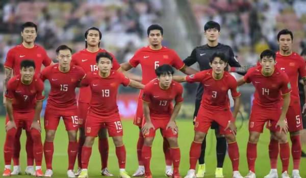 國足不敵沙特出線基本無望!李鐵堅持重用三人成最大敗筆 國足不敵沙特出線基本無望!李鐵堅持重用三人成最大敗筆