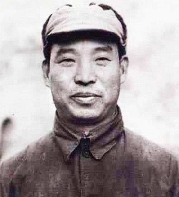 1955年授銜時，負責宣讀10大元帥名單的人，自己卻沒軍銜