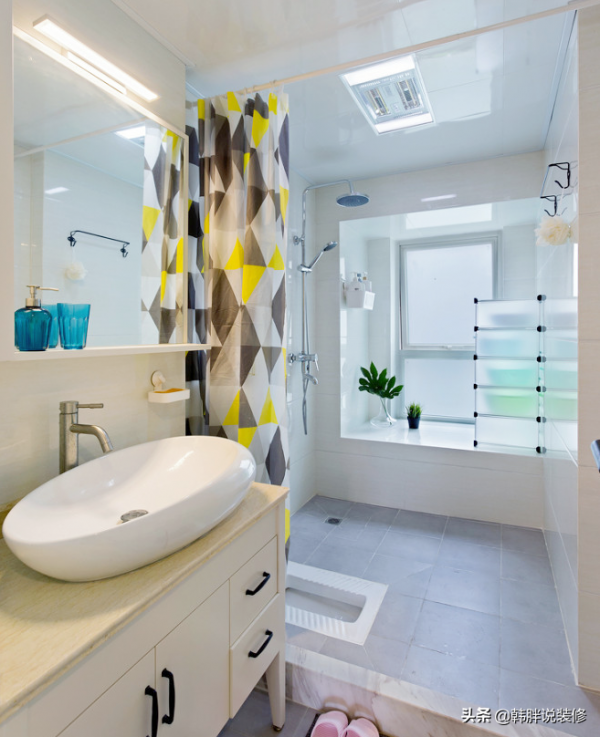 120㎡極簡新房，清亮的薄荷綠牆面，吧檯和餐邊櫃是最大亮點