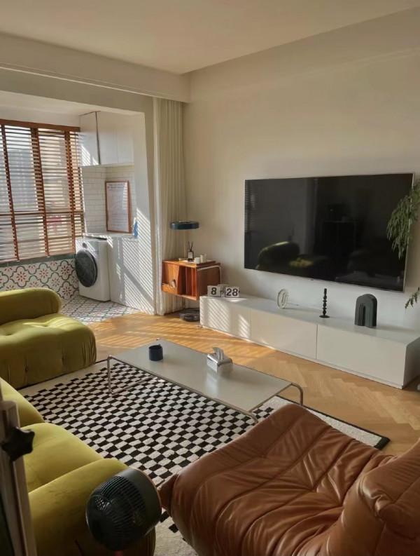 女主因家裡佈置而走紅網路，全屋簡單又高階，一點都不將就