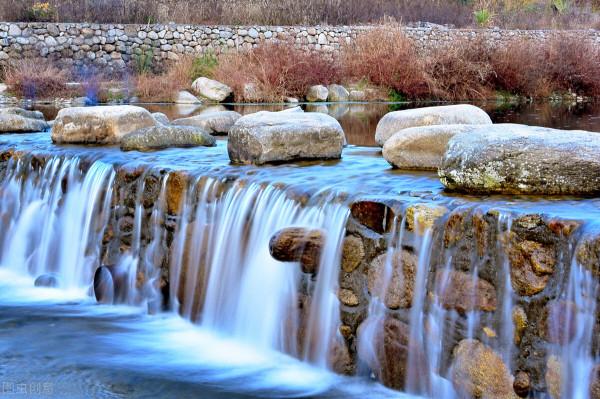 解讀《道德經》第八章，上善若水，退一步海闊天空