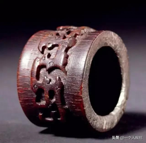 琳琅滿目的扳指