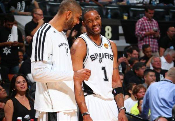 新秀搭檔卡特,巔峰合作姚明,暮年輔鄧肯,合作3超巨卻終生無冠 新秀搭檔卡特,巔峰合作姚明,暮年輔鄧肯,合作3超巨卻終生無冠