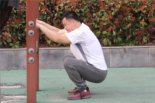 “王牌動作”深蹲,堅持練的人後來身體怎樣了?看看你適合嗎? “王牌動作”深蹲,堅持練的人後來身體怎樣了?看看你適合嗎?