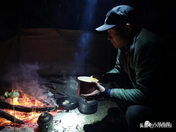 新春走基層 &vert; 他們，守護著&OpenCurlyDoubleQuote;野生&rdquo;冰墩墩