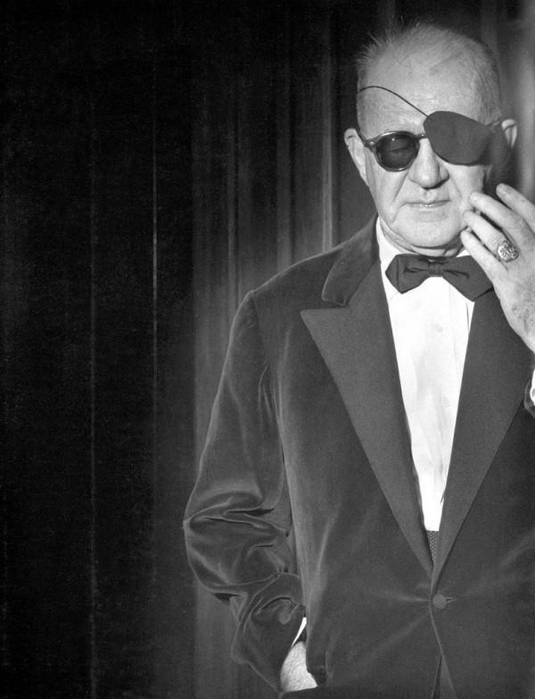 可樂公司：700萬積分能兌換戰鬥機，有個大學生居然真的攢夠了