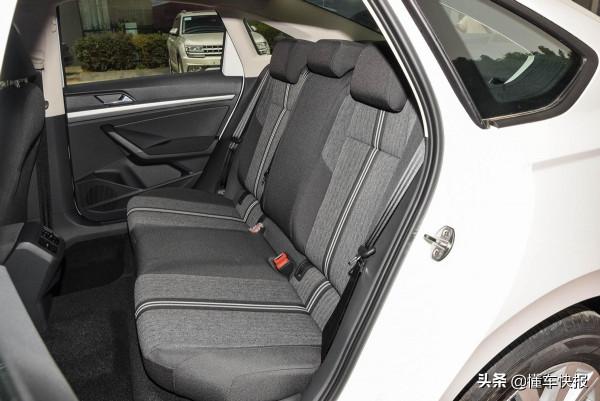 10萬元實用家轎,福特福睿斯對比大眾朗逸 10萬元實用家轎,福特福睿斯對比大眾朗逸