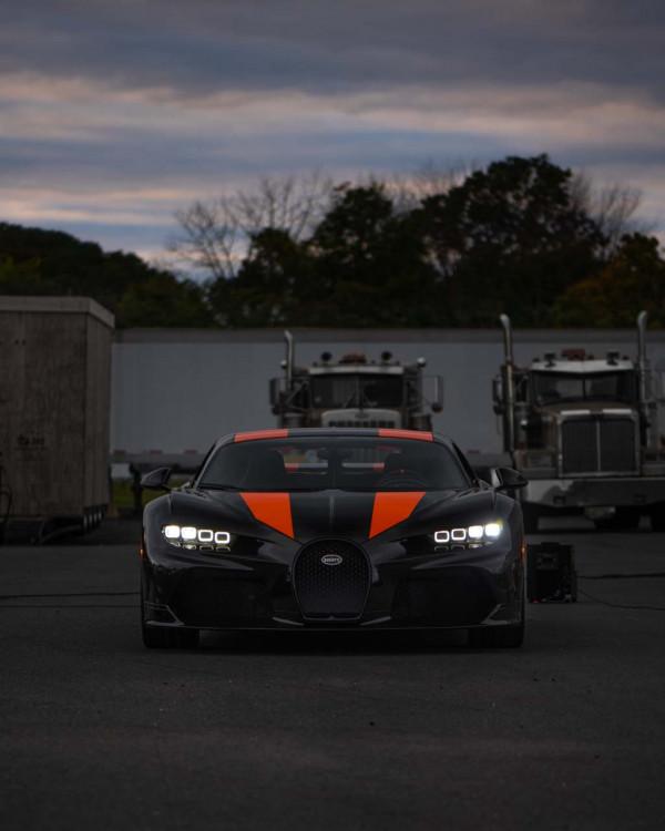 最快布加迪量產超級跑車正式交付，全球限量30臺，你買了嗎？