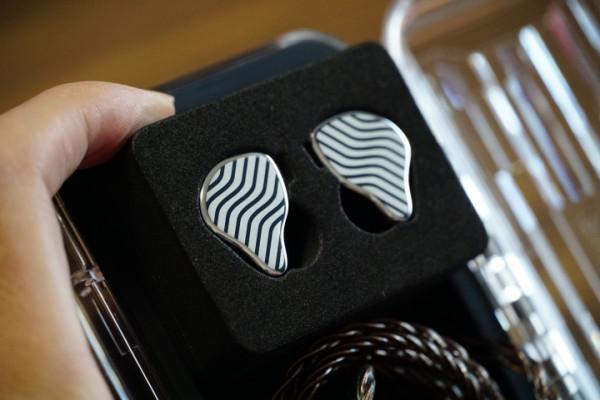 低價圈鐵耳機新里程碑：飛傲JH3，壓倒性的透明度和柔和感