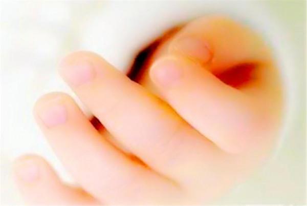 寶寶的手指藏著“聰明密碼”，聰明寶爸寶媽早都在悄悄使勁···