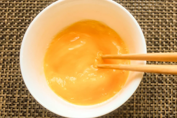 營養早餐食譜：甘涼清潤的綠豆百合粥，搭配黃瓜炒雞蛋