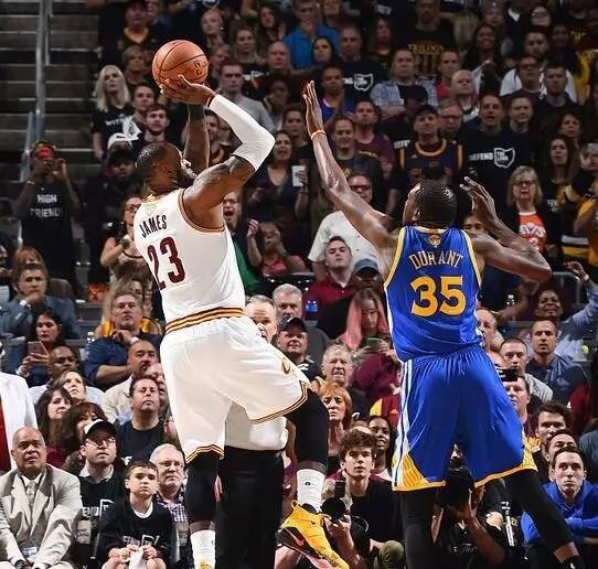 哈登:我三節60分,科比:我三節62分,他:麻煩都讓一讓 哈登:我三節60分,科比:我三節62分,他:麻煩都讓一讓