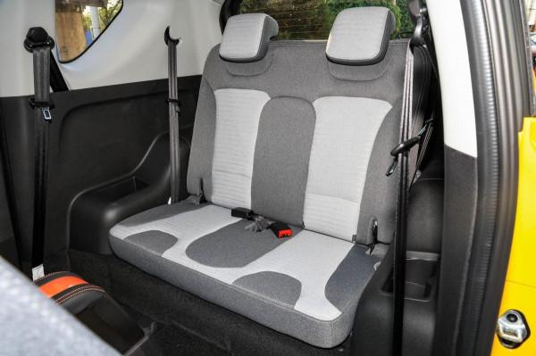 奇瑞的全新代步車小螞蟻，僅5.99萬起，三門四座，能跑301公里