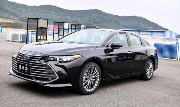 有錢人買雷克薩斯ES，沒錢人買豐田亞洲龍，同平臺卻不同&quot;命&quot;