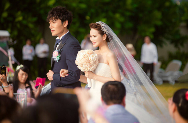 4去戛納無人識，為出名屢次整容，秦昊的“爆紅”離不開這6個女人