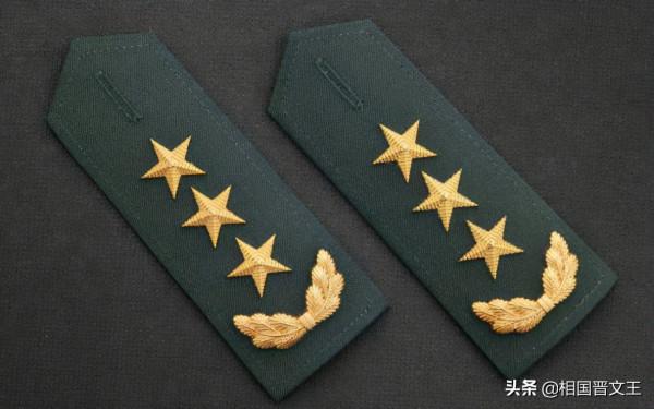 教你如何識別我軍3等10級的軍官軍銜，記住這3個要素就行了
