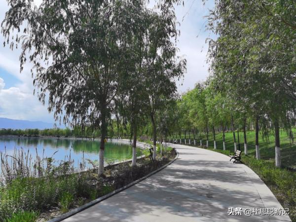 漢EV自駕新疆伊犁，一個人獨自玩耍，逛鞏留縣的蝶湖景區