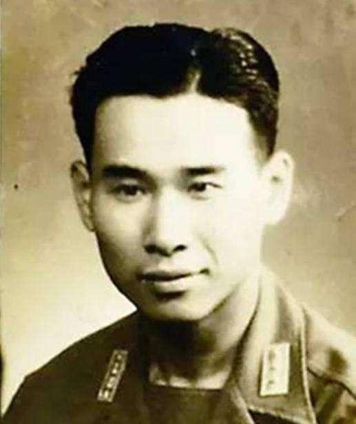 江蘇94歲老兵隱居71年，因日軍大印暴露身份，部隊開6輛坦克迎接